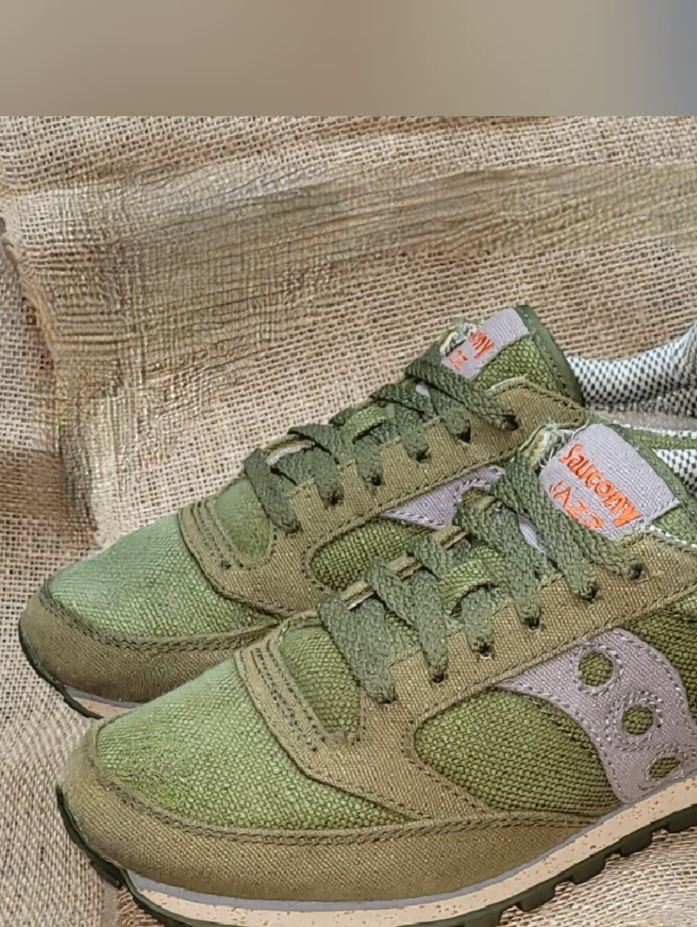 Saucony Jazz Low Pro Vegan — Olive & Grey
Men's Size - 9
